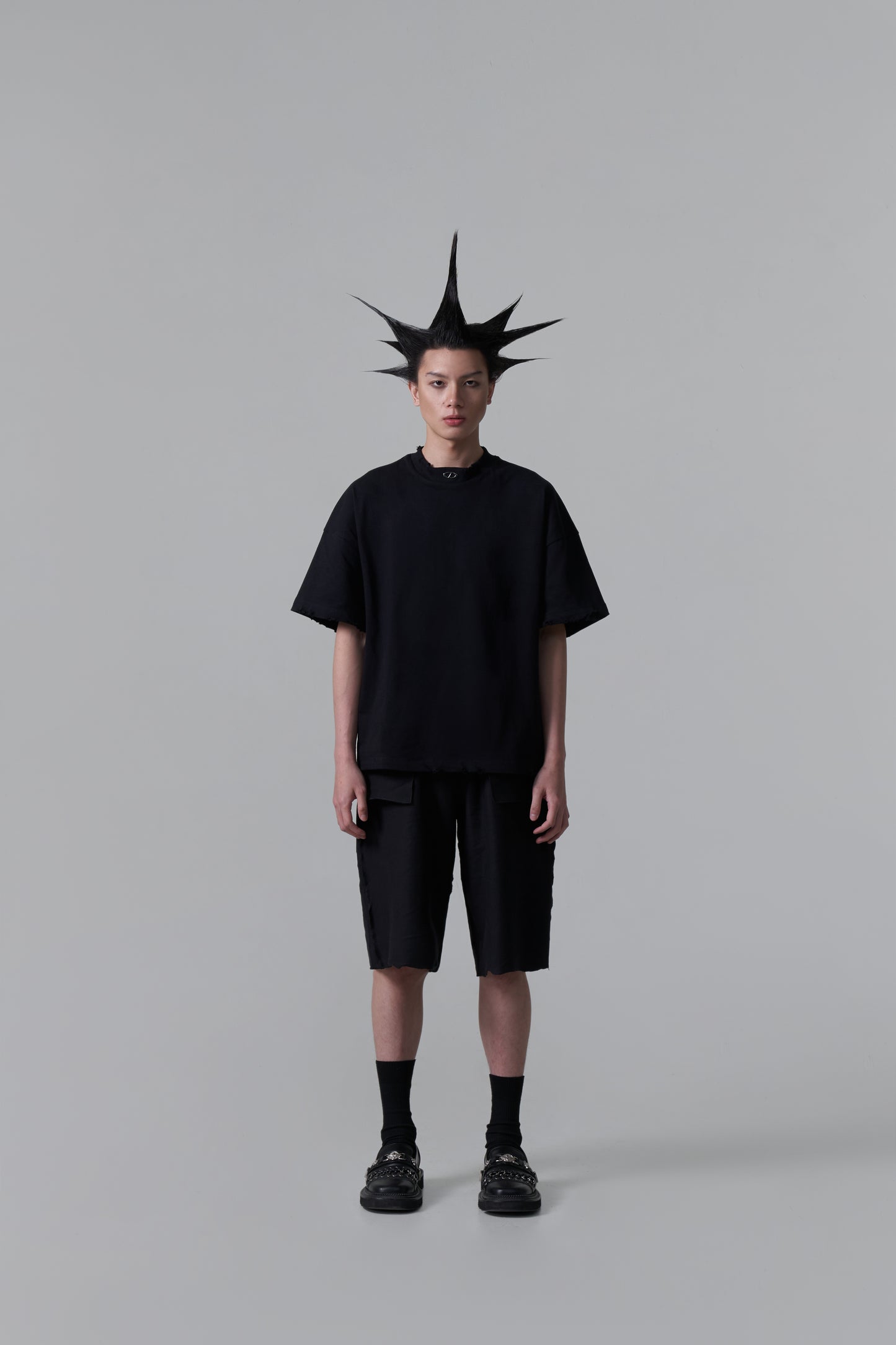 HUE DISTRESSED CREW TEE