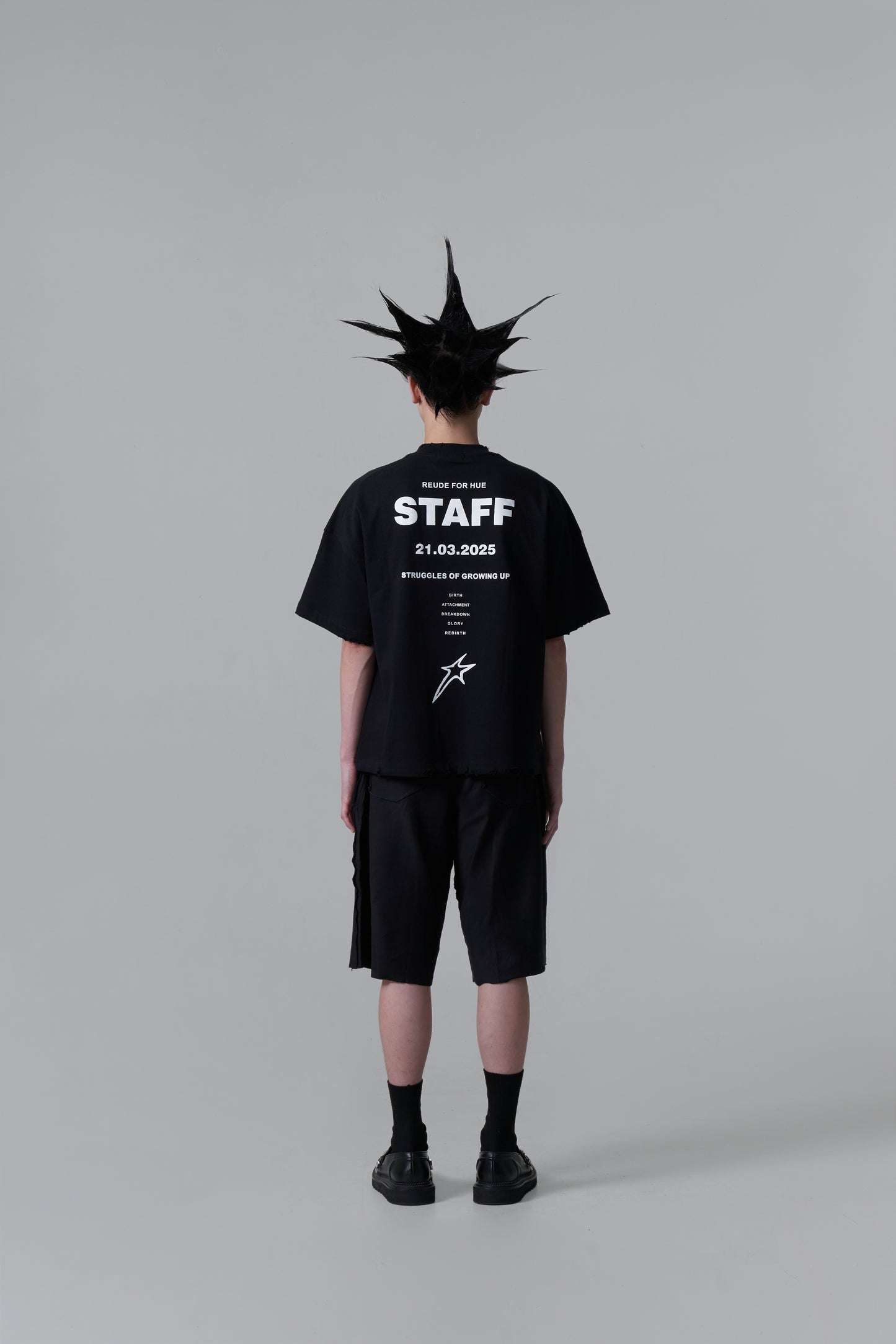 HUE DISTRESSED CREW TEE