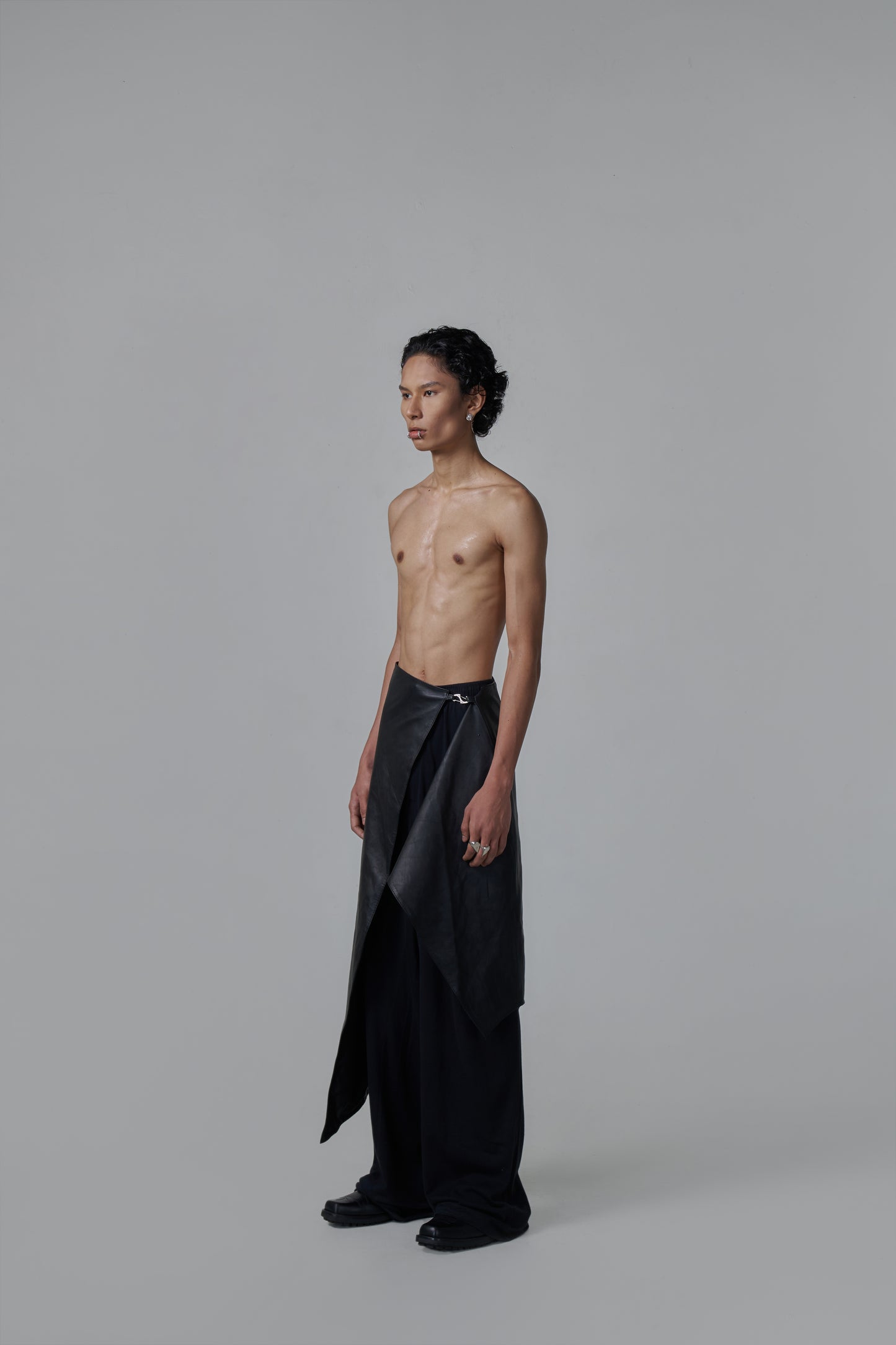 WRAP LEATHER SKIRT