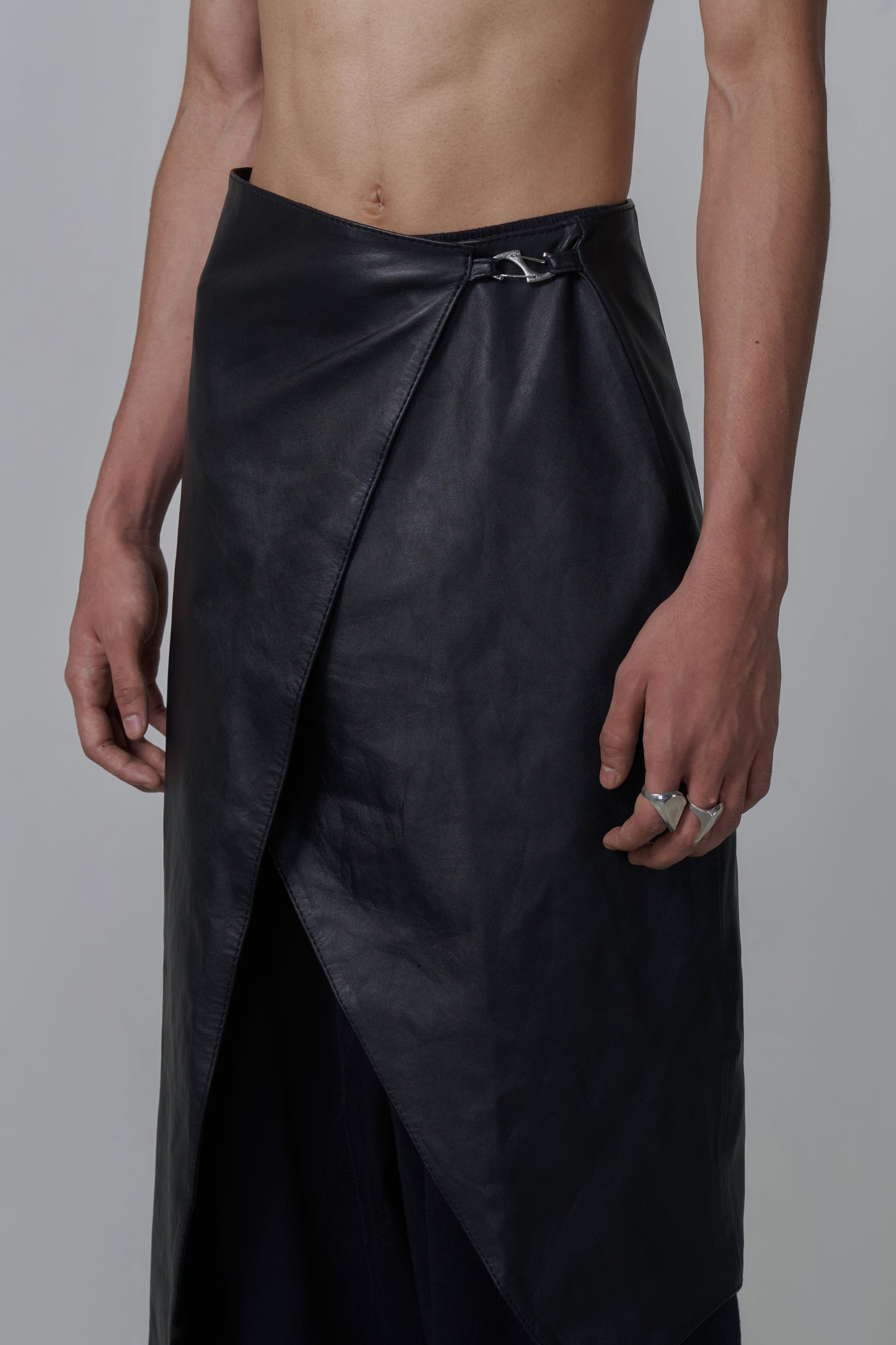 WRAP LEATHER SKIRT