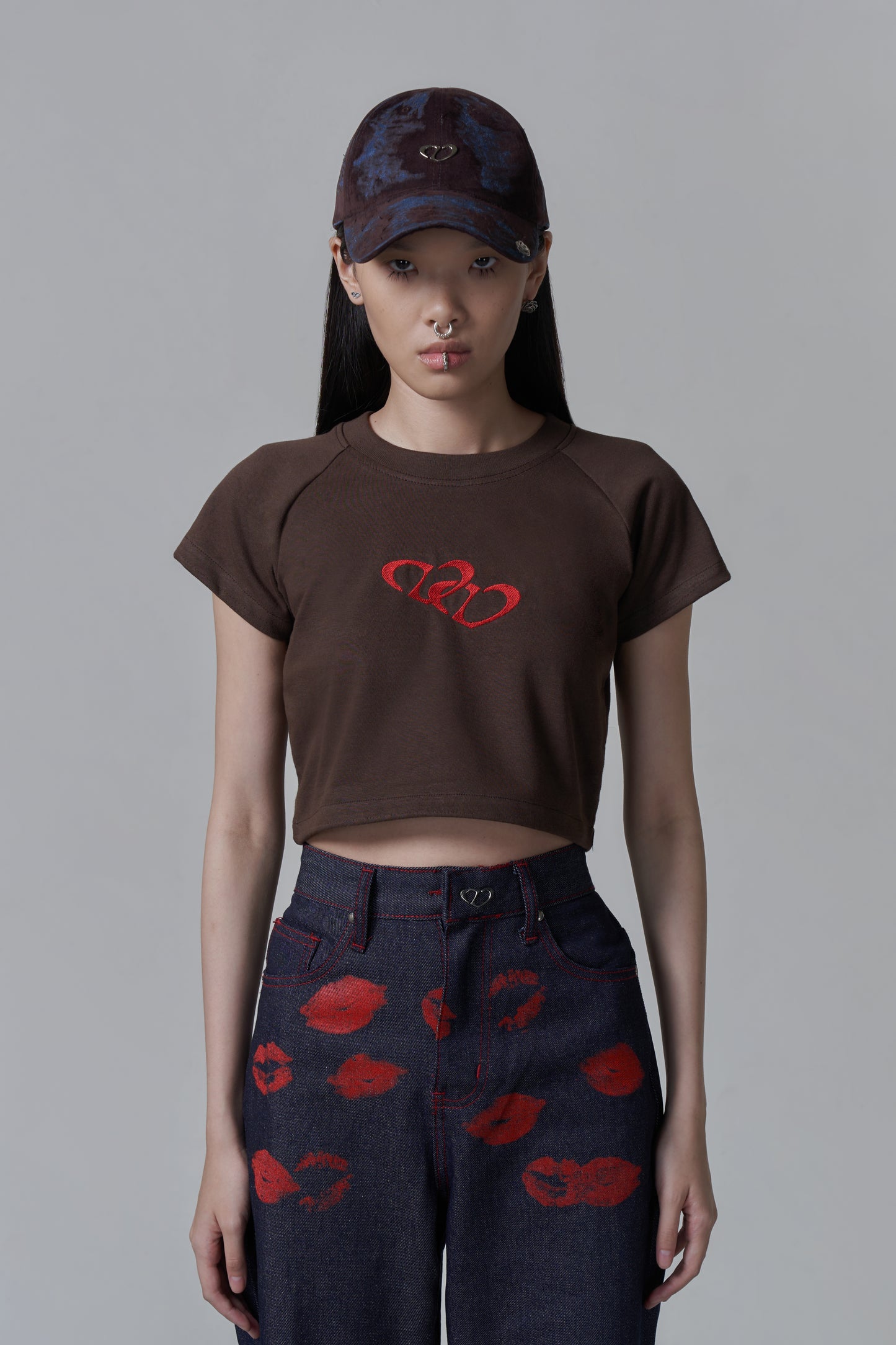 TWO LOVERS EMBROIDERY BABY TEE
