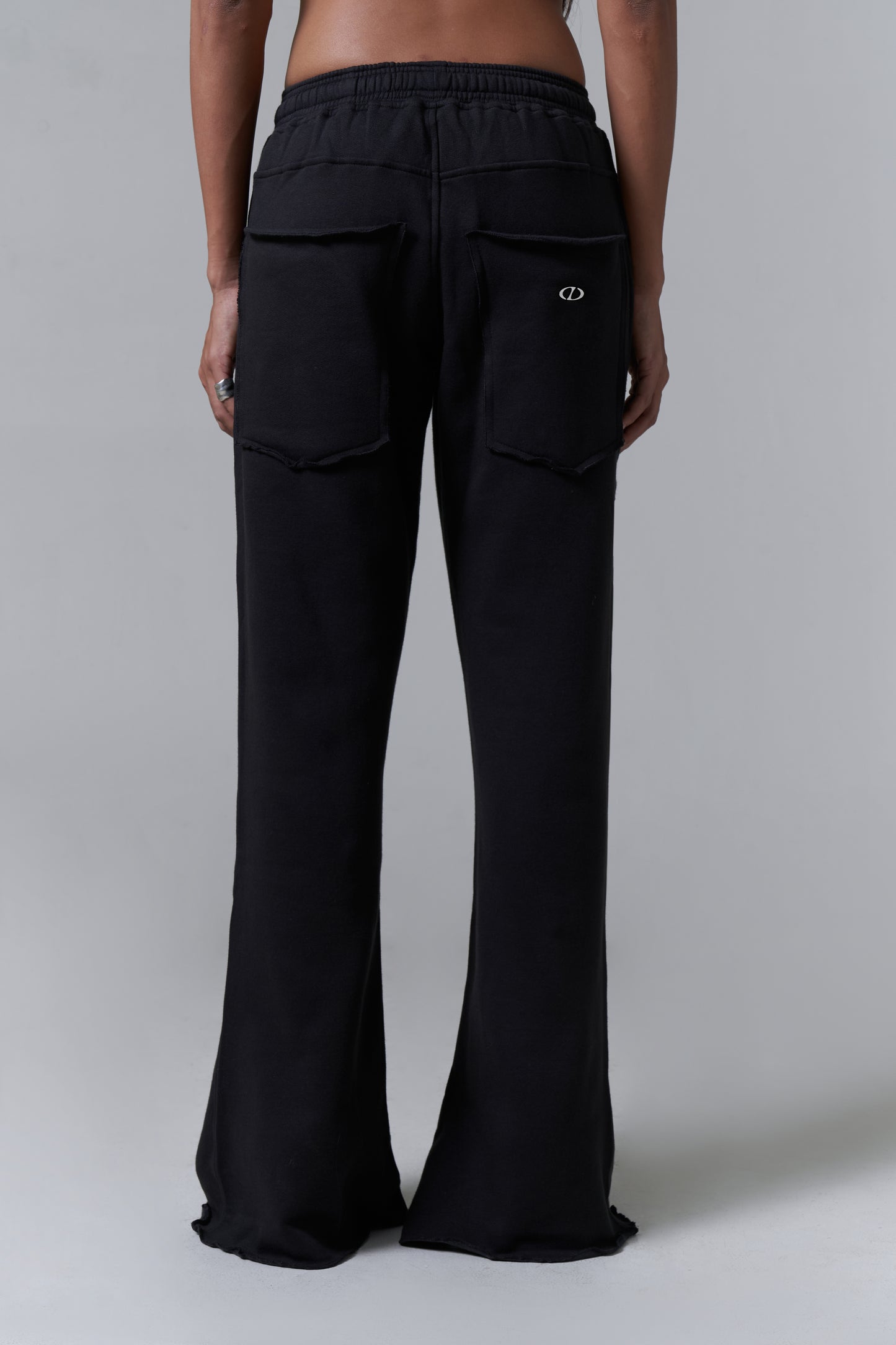 RUGGED FLARED SWEATS V2 - BLACK