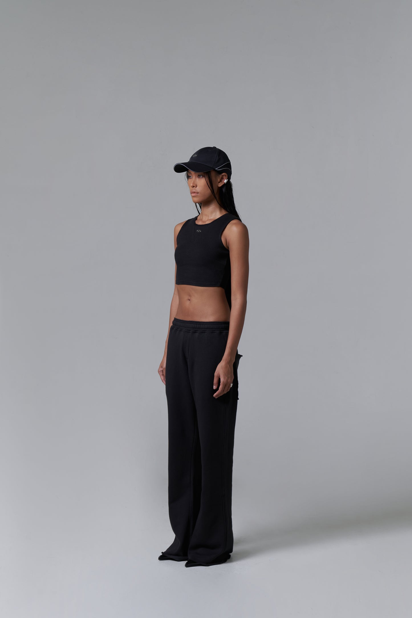 RUGGED FLARED SWEATS V2 - BLACK