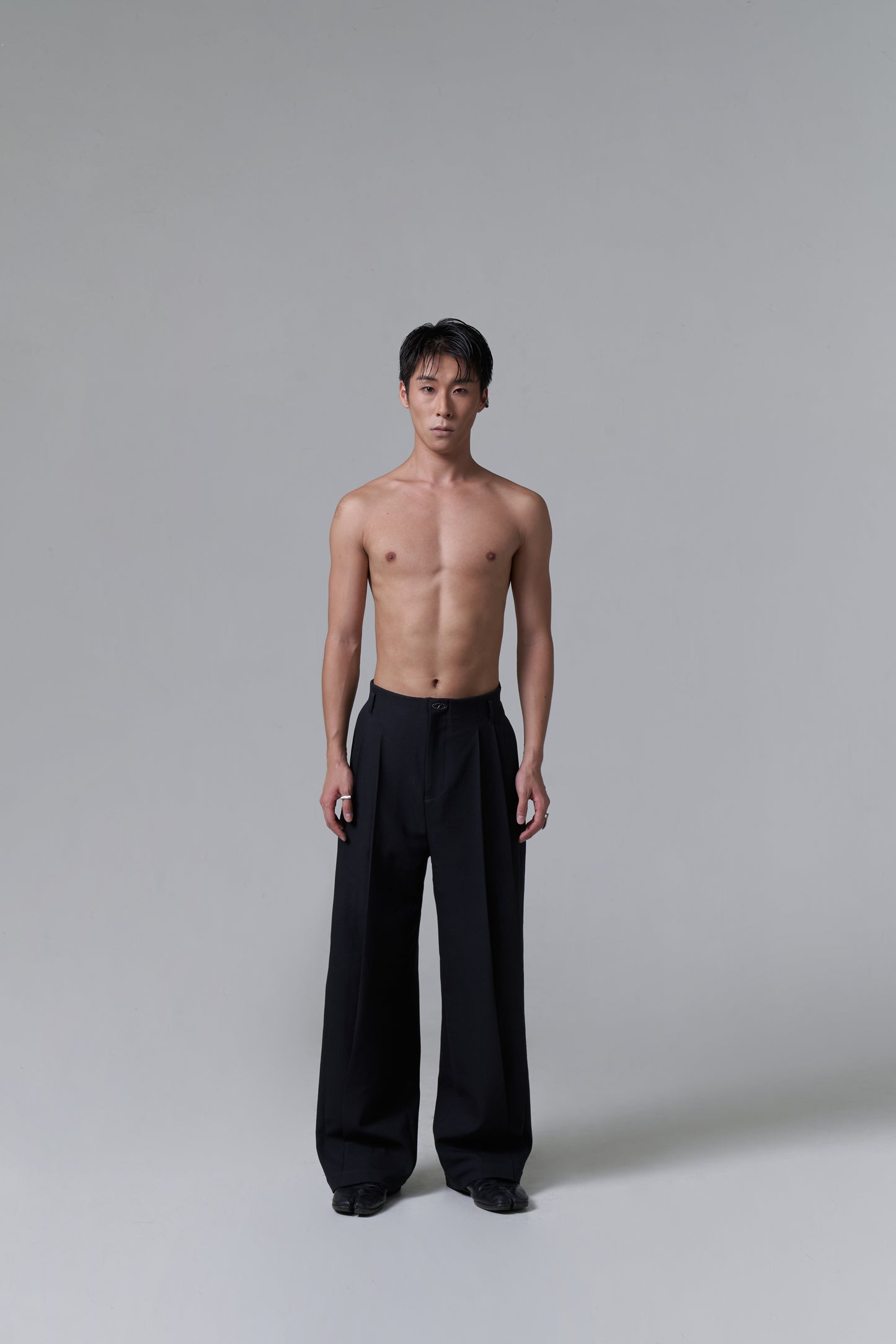 TAILORED PLEATED TROUSER V2
