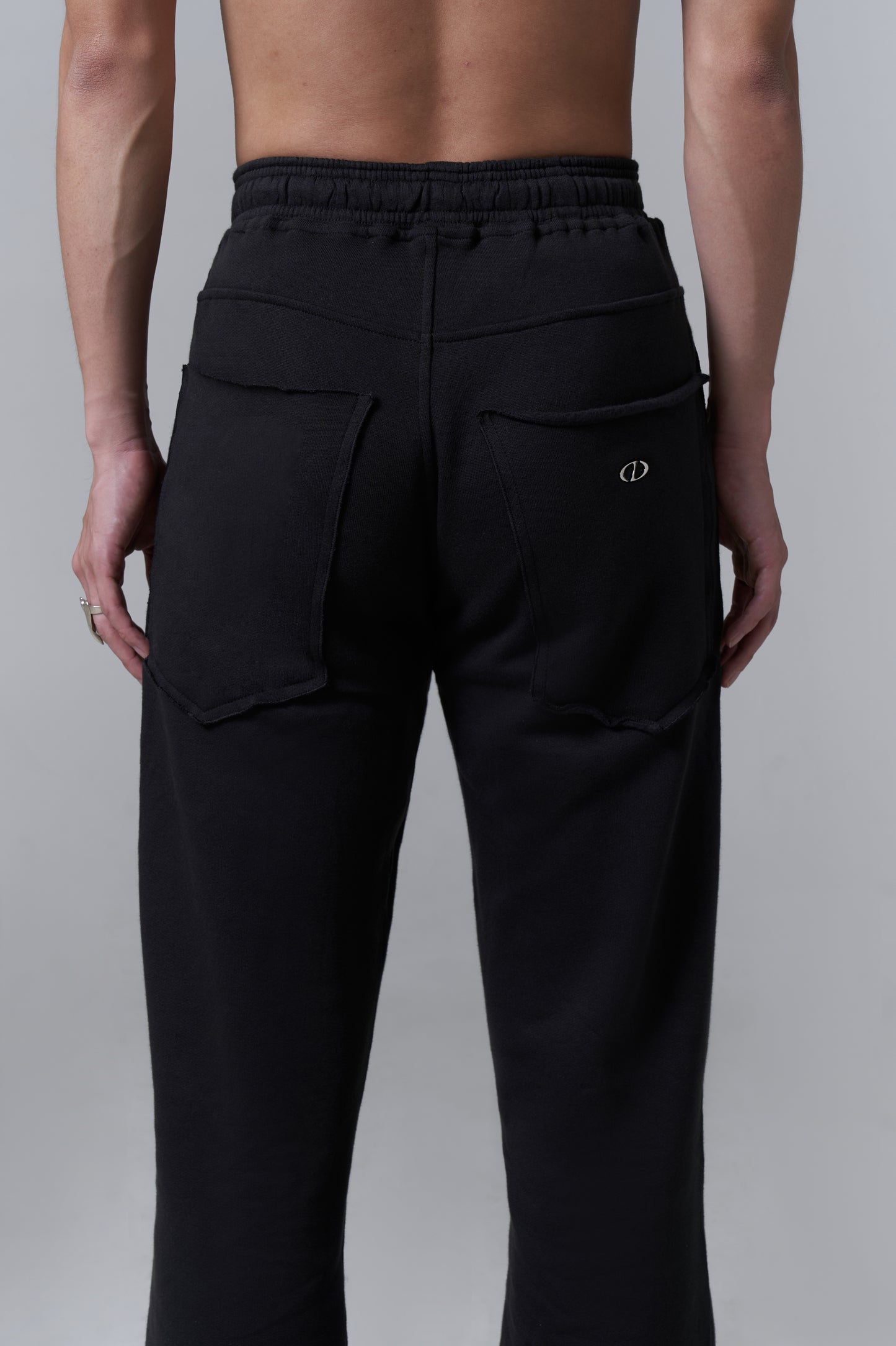 RUGGED FLARED SWEATS V2 - BLACK