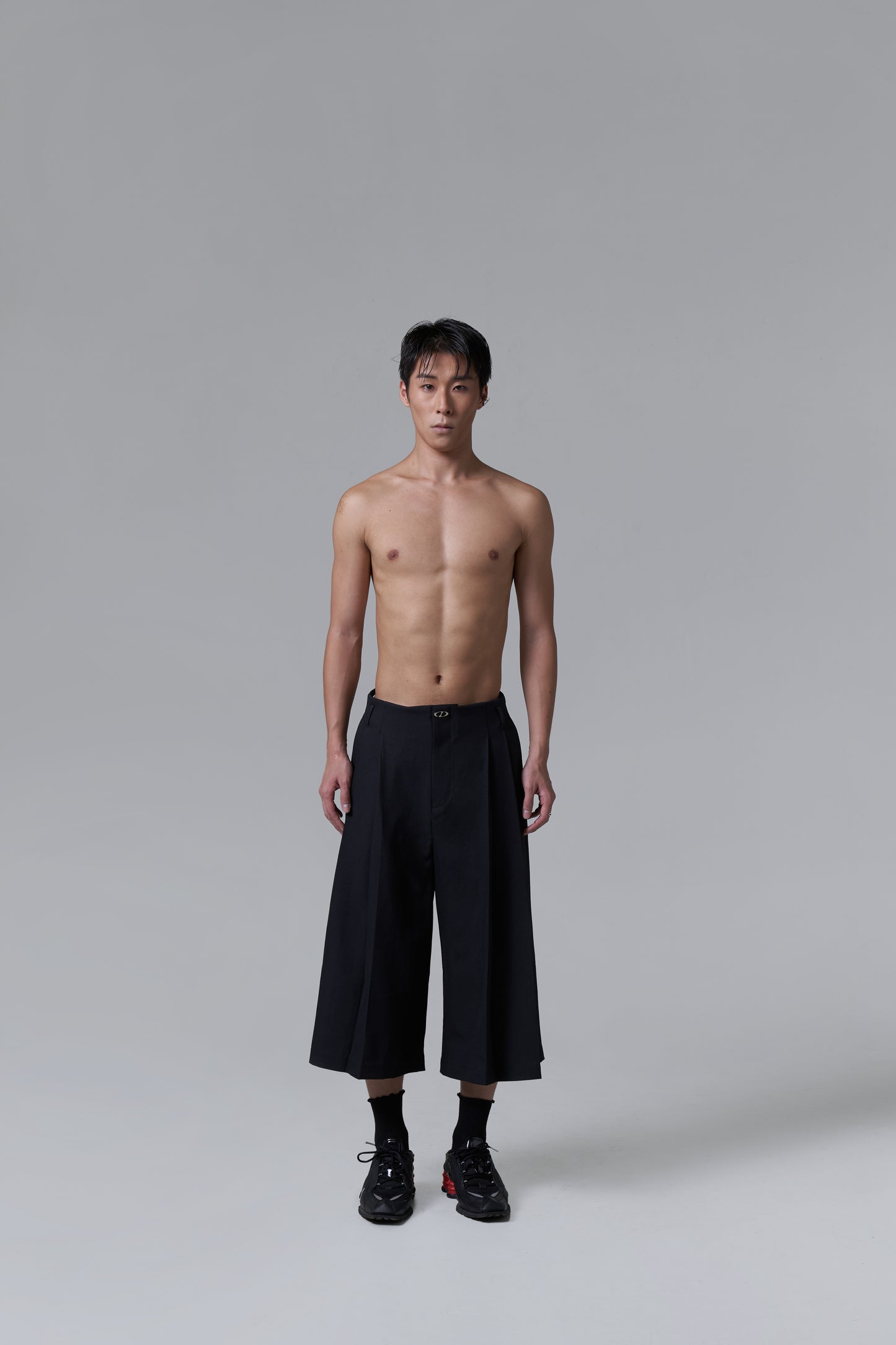 TAILORED PLEATED BERMUDA V2