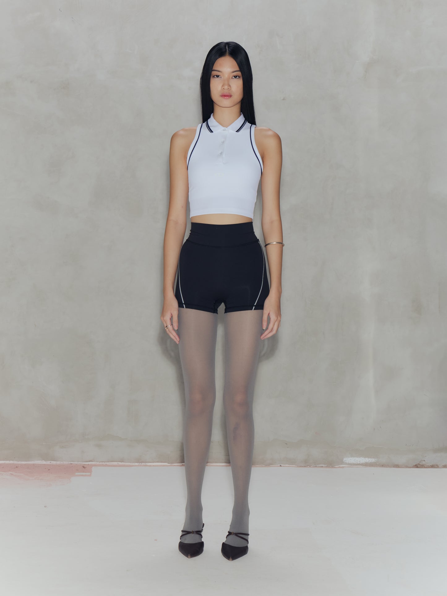 RAKED COURT CROP V1 - WHITE