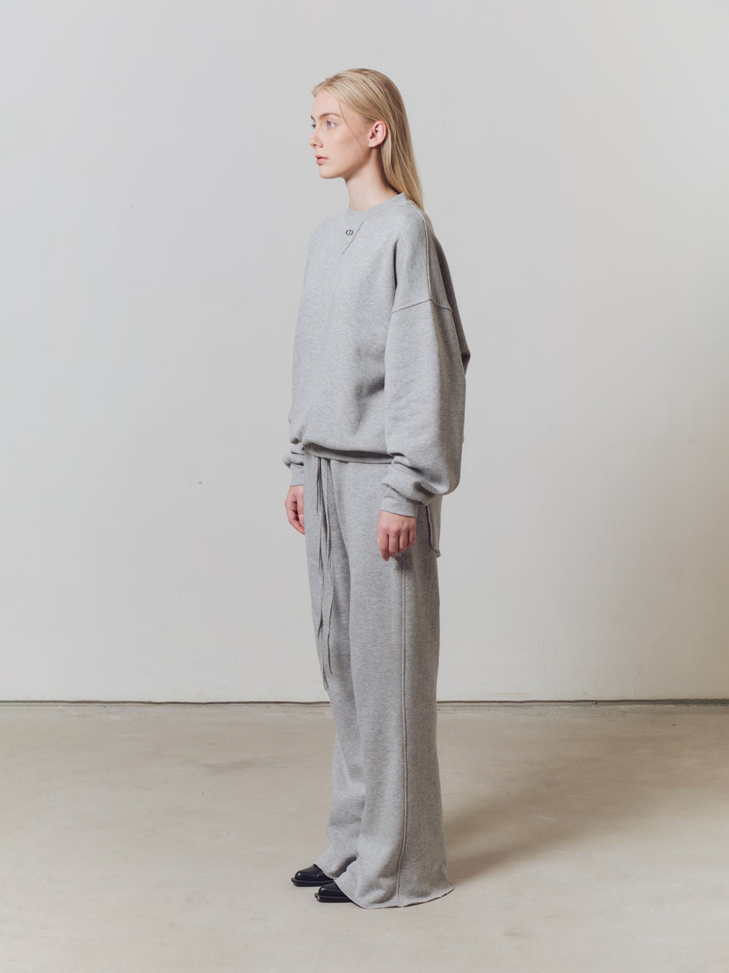 RUGGED FLARED SWEATS V2 - GRAY