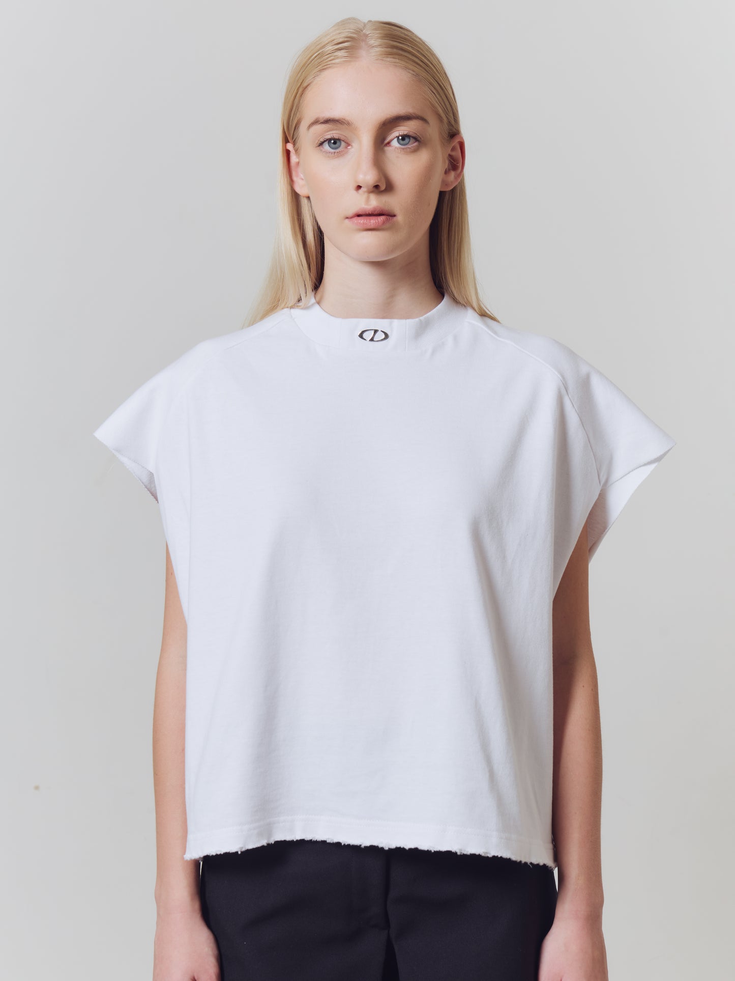 MUSCLE TANK V2 - WHITE