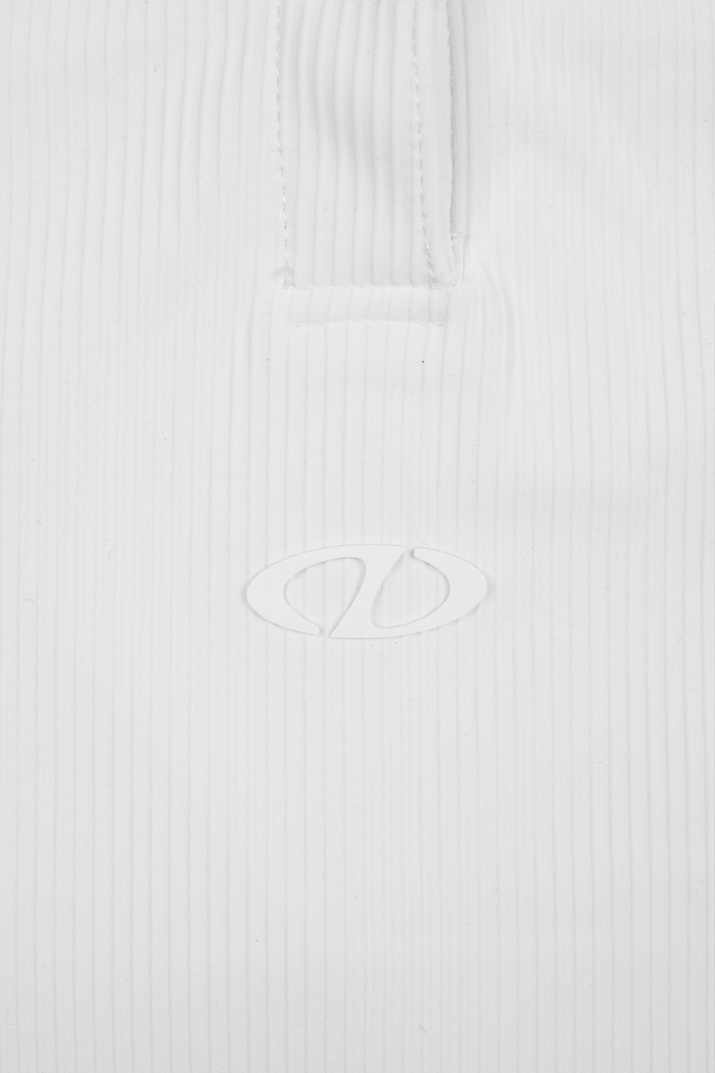 RAKED COURT CROP V1 - WHITE