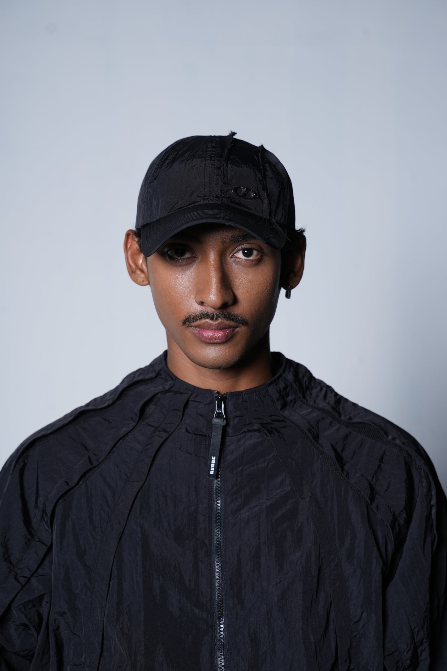 TILT CAP