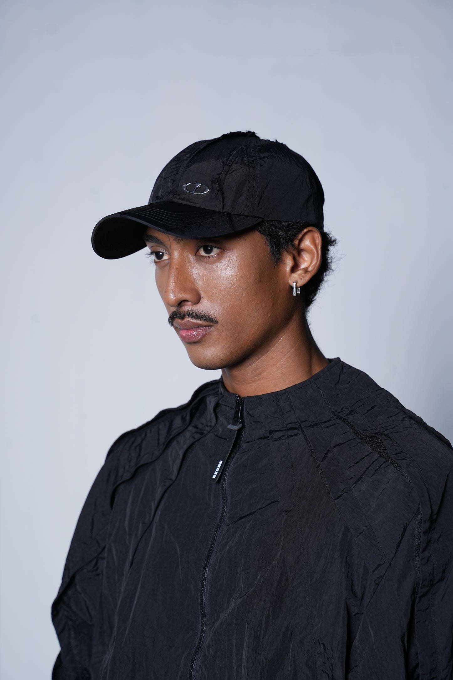TILT CAP
