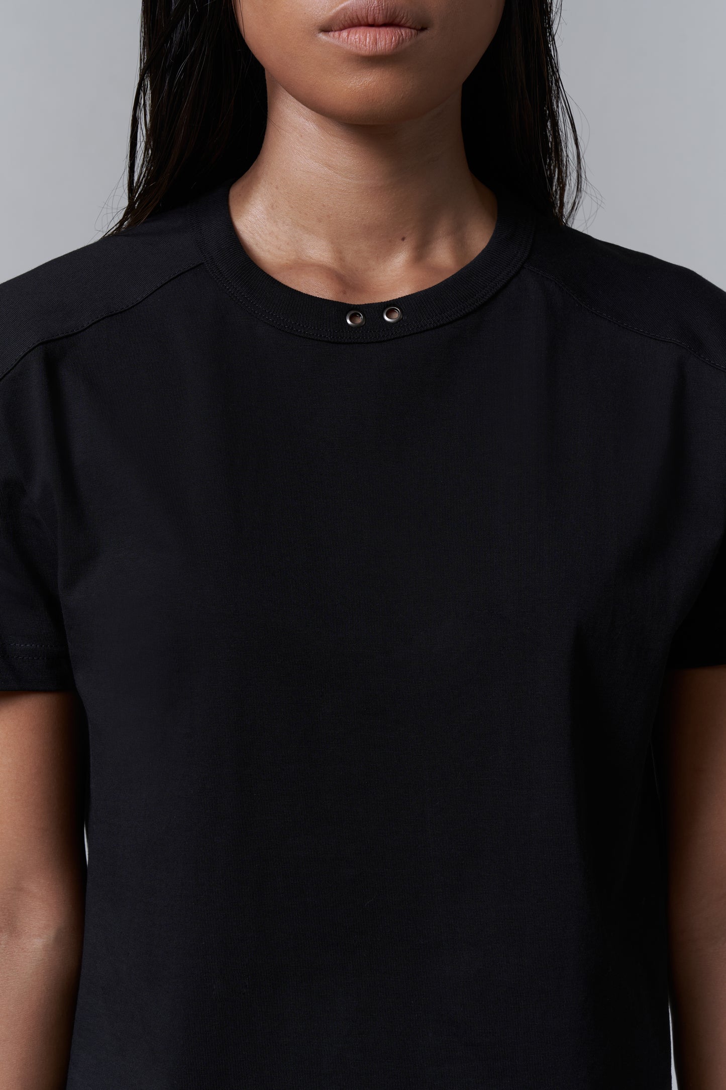 ACCESSORIZED SLIM TEE V2 - BLACK