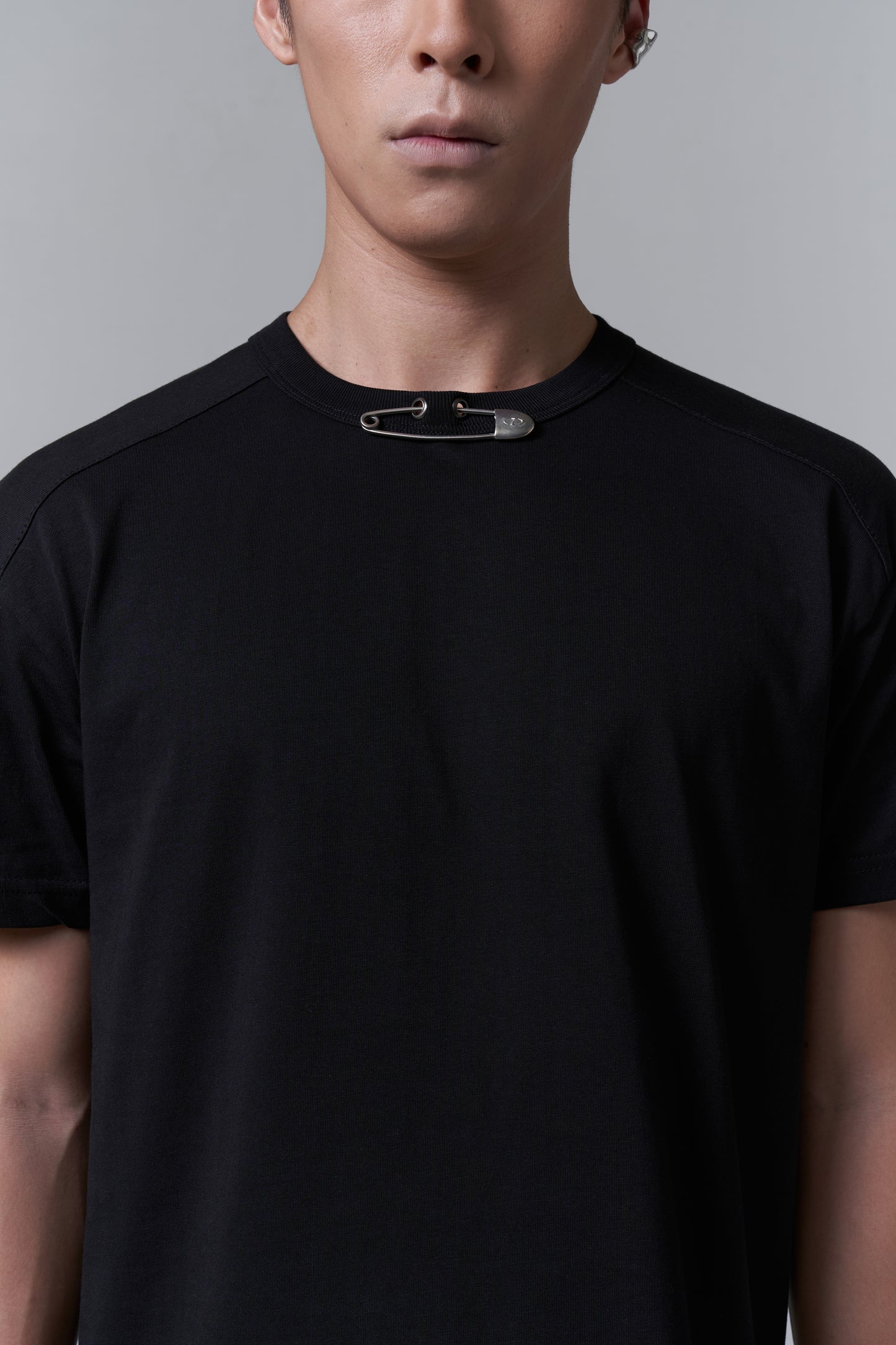 ACCESSORIZED SLIM TEE PIN V2 - BLACK