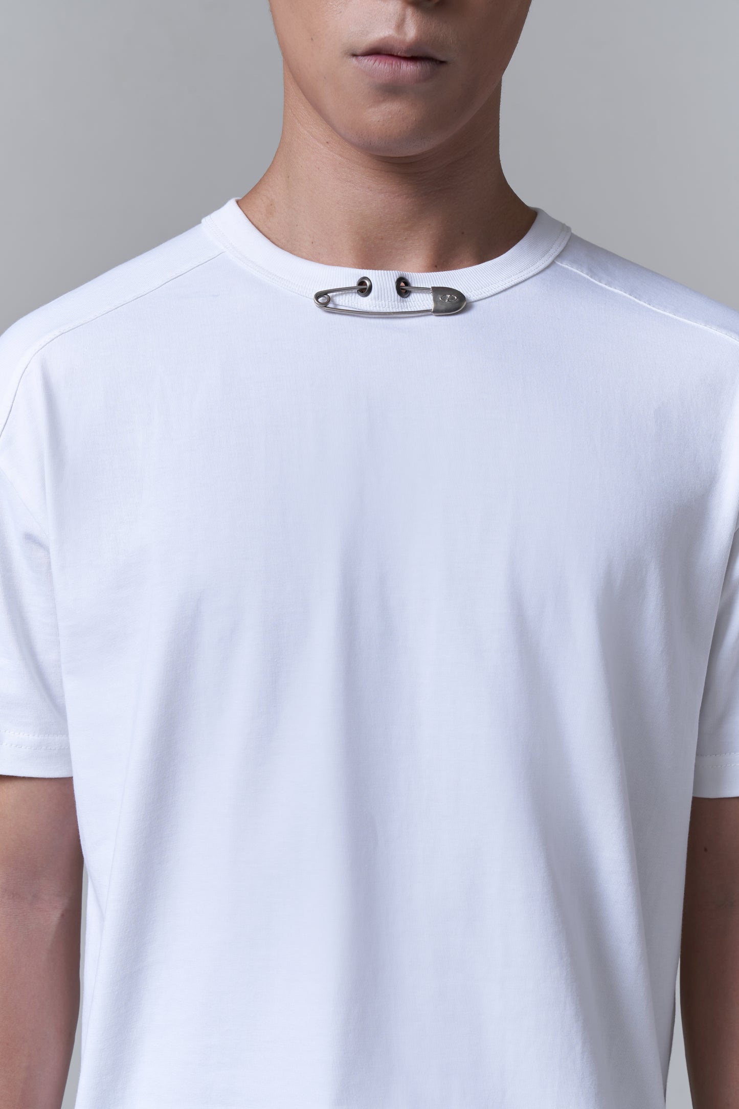 ACCESSORIZED SLIM TEE PIN V2 - WHITE