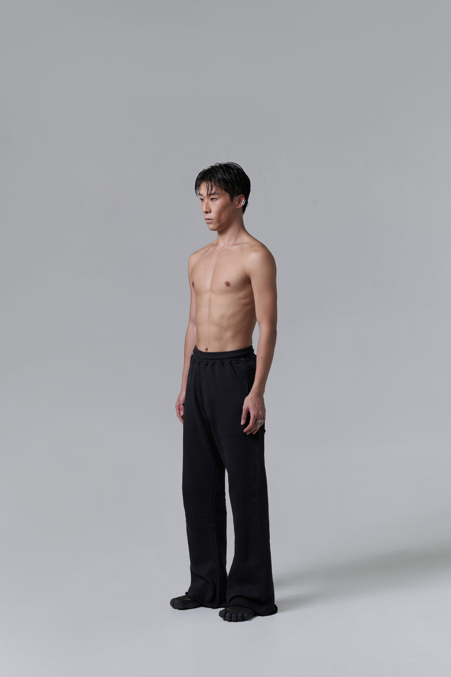 RUGGED FLARED SWEATS V2 - BLACK