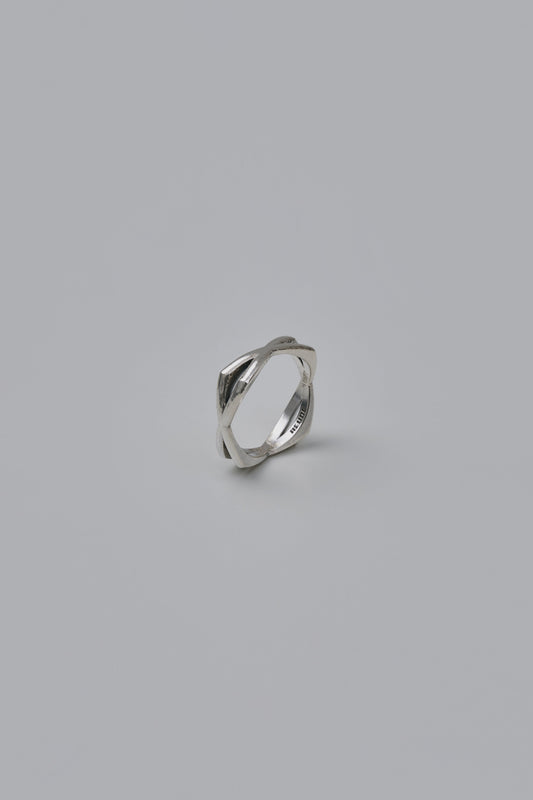 INFINITE RIBBON RING