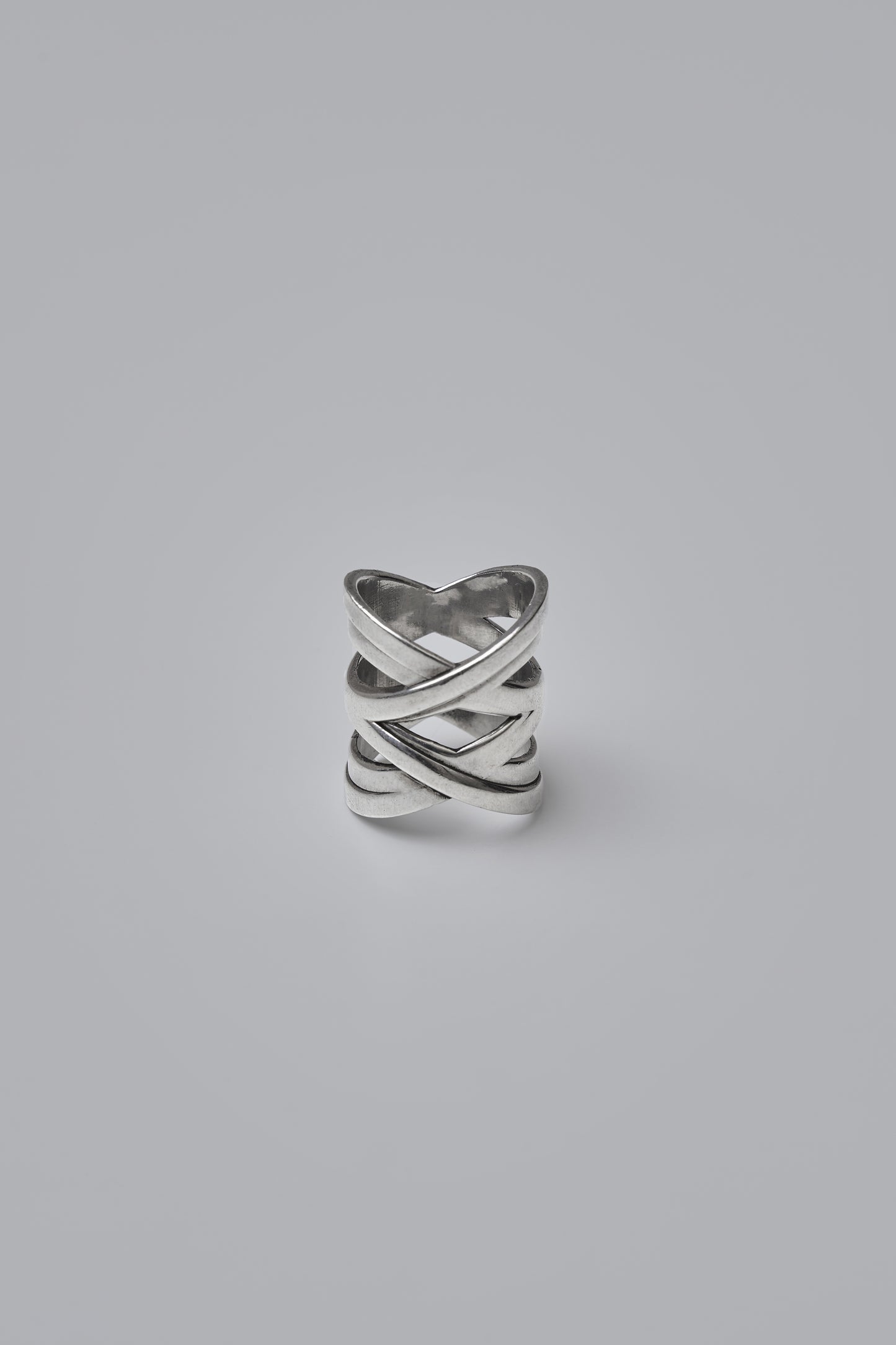 TWISTED RIBBON RING